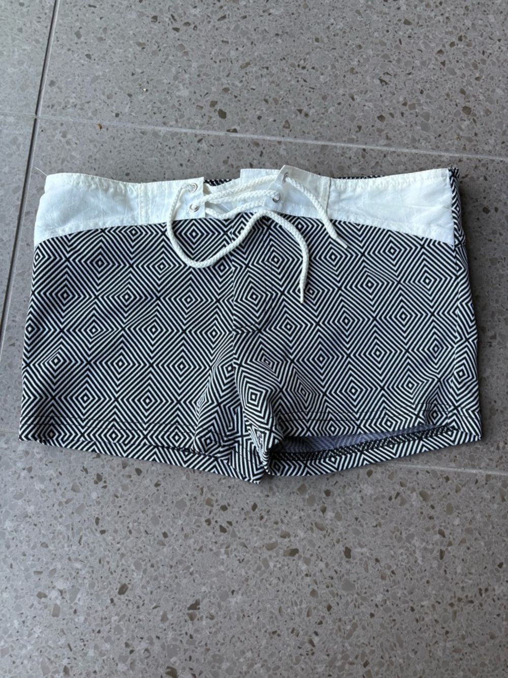Mr. Turk Men's Black & White Geometric Swim Trunks